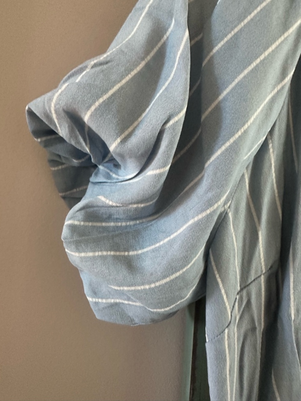 NWT Hem & Thread Blue and White Striped Dress with Puff Sleeves Large - Picture 4 of 5